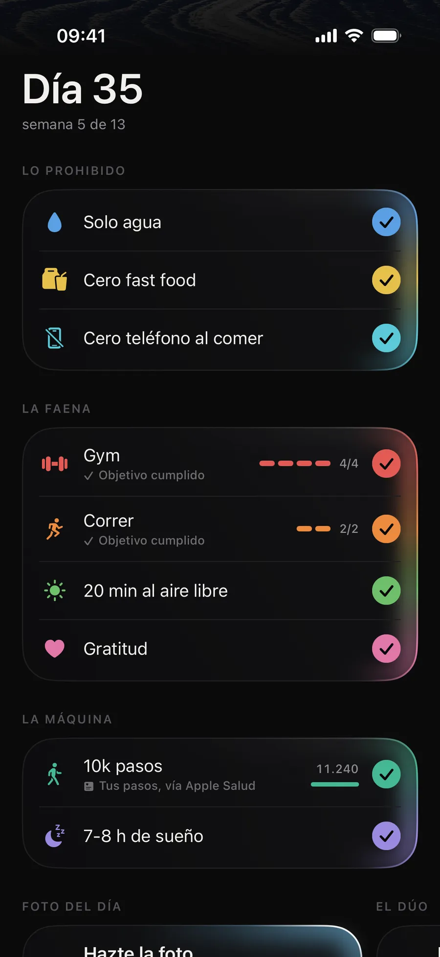 Pantalla principal de Winterarc, día completo: las 9 reglas marcadas, gym 4 de 4, correr 2 de 2, 11.240 pasos contados por Apple Salud